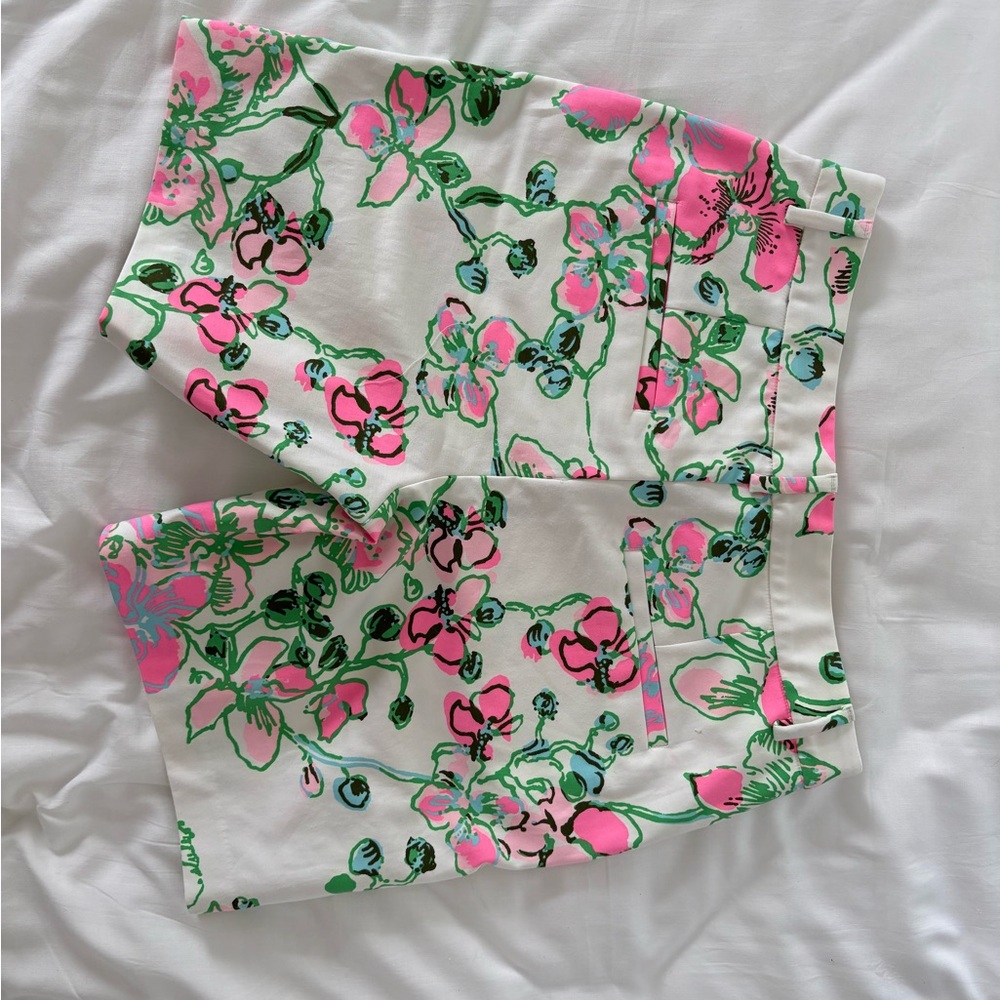 Lilly Pulitzer 7 inch High Rise Gretchen shorts - Picture 3 of 6